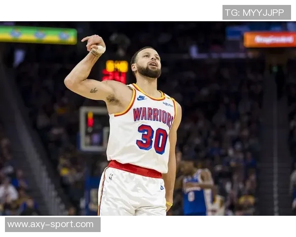 库里上半场表现分析：10投4中贡献12分1板2助1帽三分命中率提升